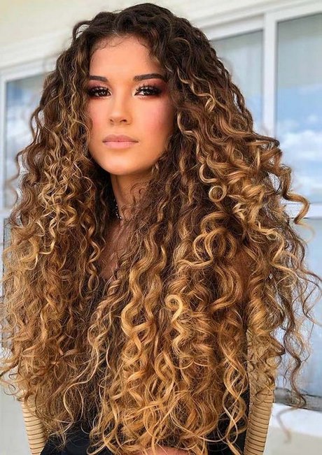Curly hairstyle 2021 curly-hairstyle-2021-25_2