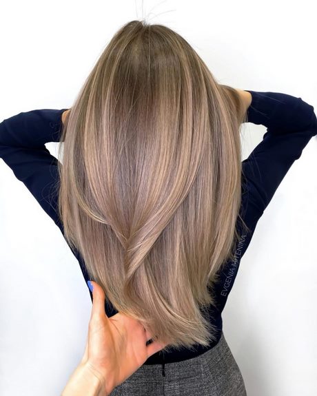 Long blonde hairstyles 2021 long-blonde-hairstyles-2021-47_16