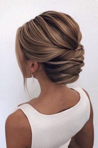 New updo hairstyles 2021 new-updo-hairstyles-2021-08_17