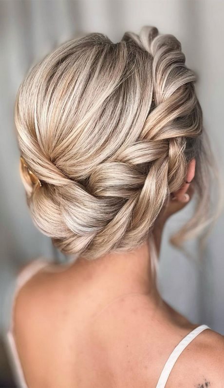 New updo hairstyles 2021 new-updo-hairstyles-2021-08_4