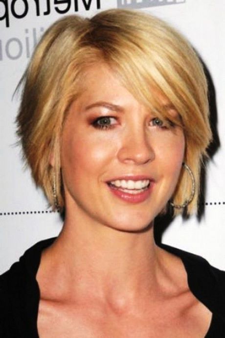 Short hairstyles for women 2021 short-hairstyles-for-women-2021-36_14