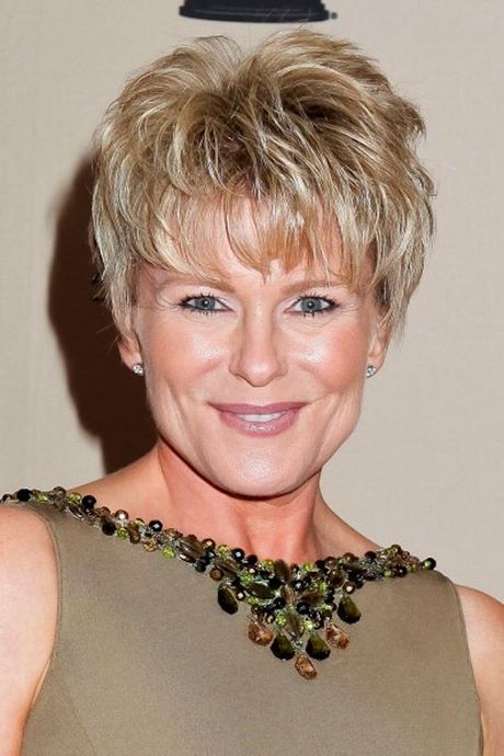 Short hairstyles women over 50 2021 short-hairstyles-women-over-50-2021-45_8