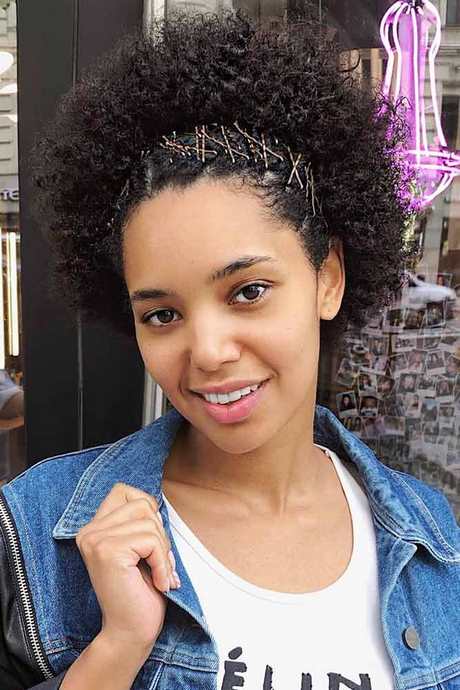 Short naturally curly hairstyles 2021 short-naturally-curly-hairstyles-2021-04_13