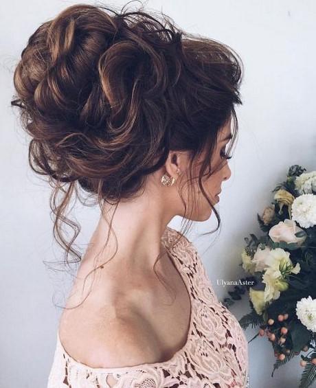 Updo hair style updo-hair-style-75_19