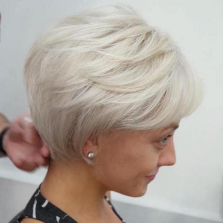 Easy to manage short hairstyles for fine hair