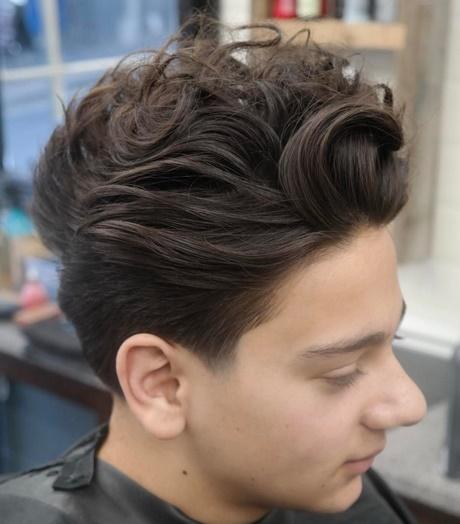 Haircuts for men with wavy hair haircuts-for-men-with-wavy-hair-32_16