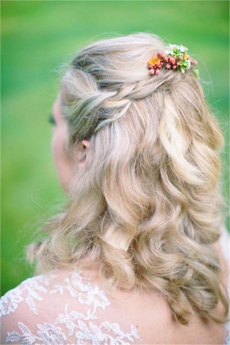 Simple bridesmaid hairstyles simple-bridesmaid-hairstyles-30_8