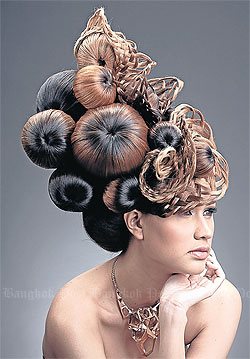 An elaborate hairdo an-elaborate-hairdo-13_2