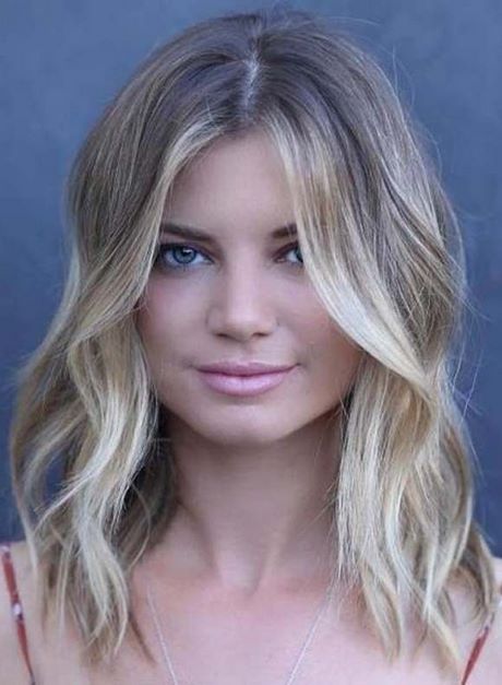 Best haircut for round face female 2019 best-haircut-for-round-face-female-2019-96_11