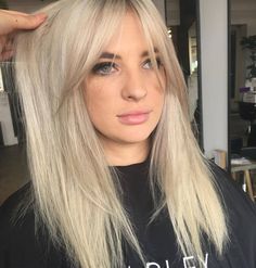 Blonde hair with bangs 2019
