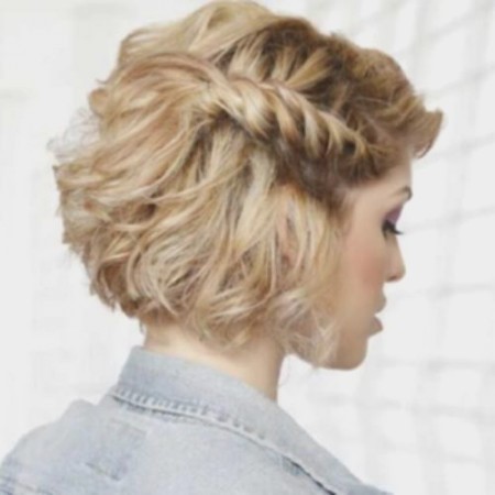 Easy half up half down hairstyles for short hair easy-half-up-half-down-hairstyles-for-short-hair-30_18