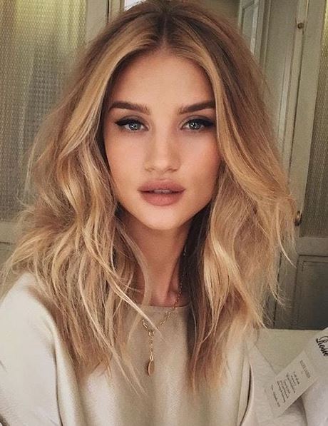 Hairstyles for long wavy hair 2019 hairstyles-for-long-wavy-hair-2019-38_11