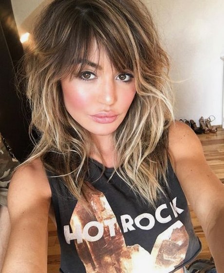 Hairstyles with long bangs 2019 hairstyles-with-long-bangs-2019-21_9