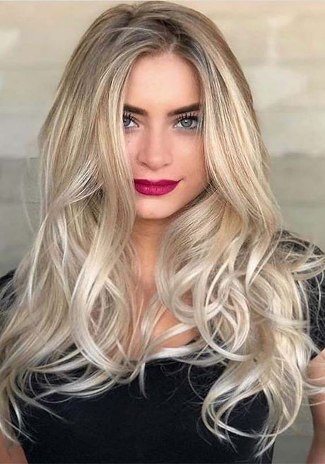 Long blonde hairstyles 2019
