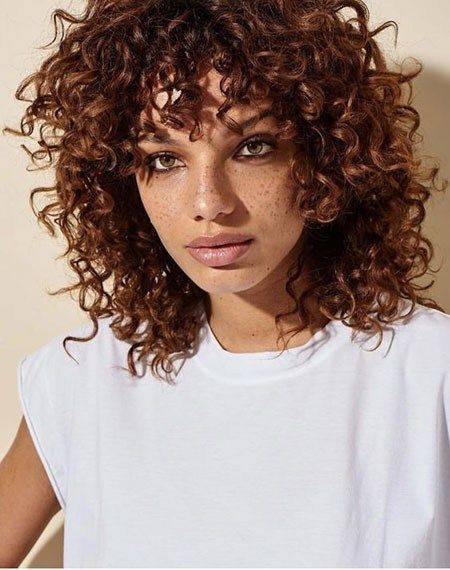 Trendy short curly hairstyles 2019 trendy-short-curly-hairstyles-2019-45_2