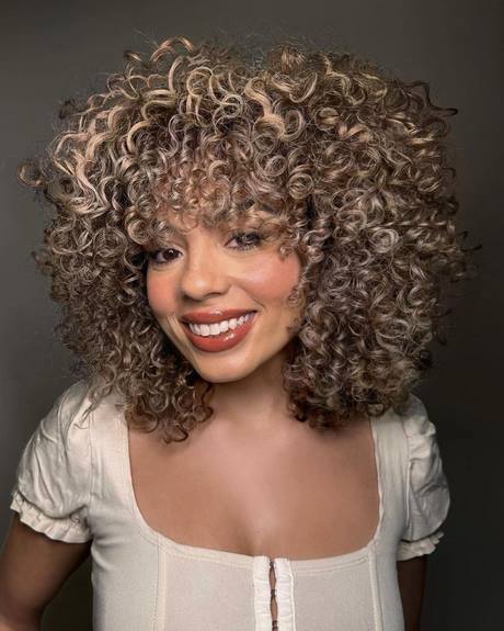 Best curly hairstyles 2023 best-curly-hairstyles-2023-30_10