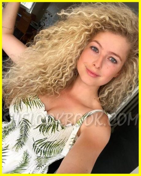 Curly hairstyles for long hair 2023 curly-hairstyles-for-long-hair-2023-29_4
