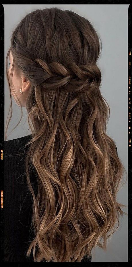 Cute prom hairstyles for long hair 2023 cute-prom-hairstyles-for-long-hair-2023-74_13