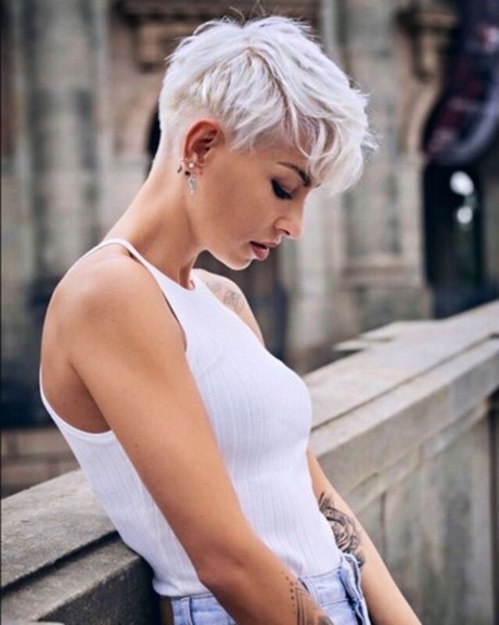 Fashionable short hairstyles for women 2023 fashionable-short-hairstyles-for-women-2023-27_11
