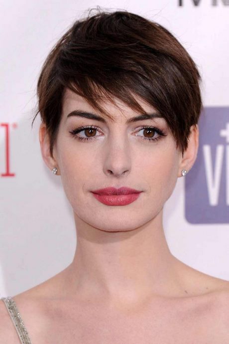 Fashionable short hairstyles for women 2023 fashionable-short-hairstyles-for-women-2023-27_2