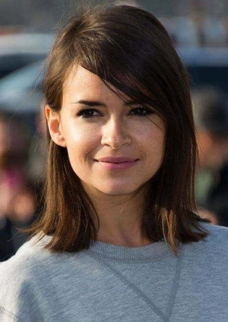 Hairstyles with side bangs 2023 hairstyles-with-side-bangs-2023-49_15