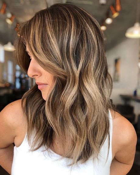 Latest layered hairstyles 2023 latest-layered-hairstyles-2023-42_12