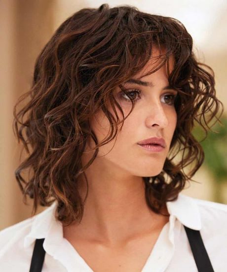 Latest short curly hairstyles 2023