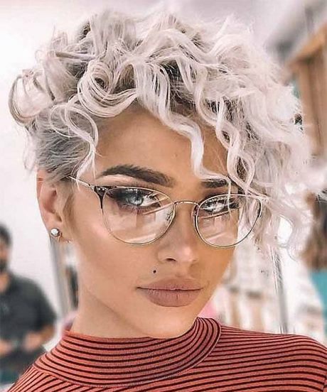 Naturally curly short hairstyles 2023 naturally-curly-short-hairstyles-2023-50_11