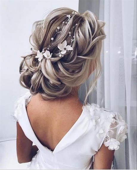 New prom hairstyles 2023 new-prom-hairstyles-2023-32_10