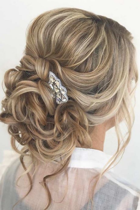 New prom hairstyles 2023 new-prom-hairstyles-2023-32_8