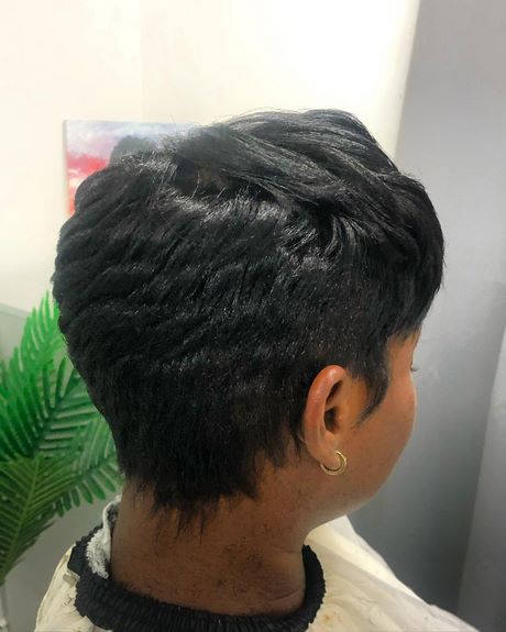Short haircuts for black ladies 2023 short-haircuts-for-black-ladies-2023-74_8
