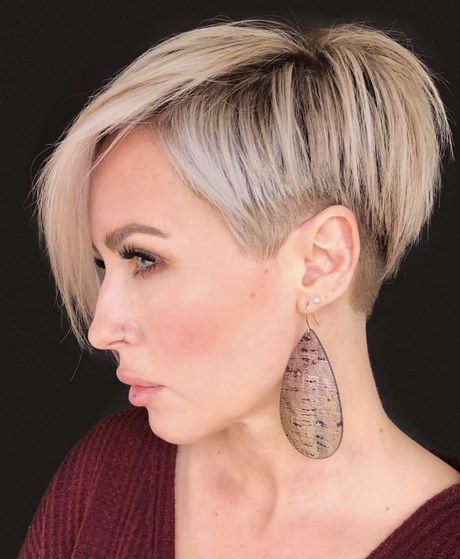 Short hairstyles for fine hair 2023 short-hairstyles-for-fine-hair-2023-61_12