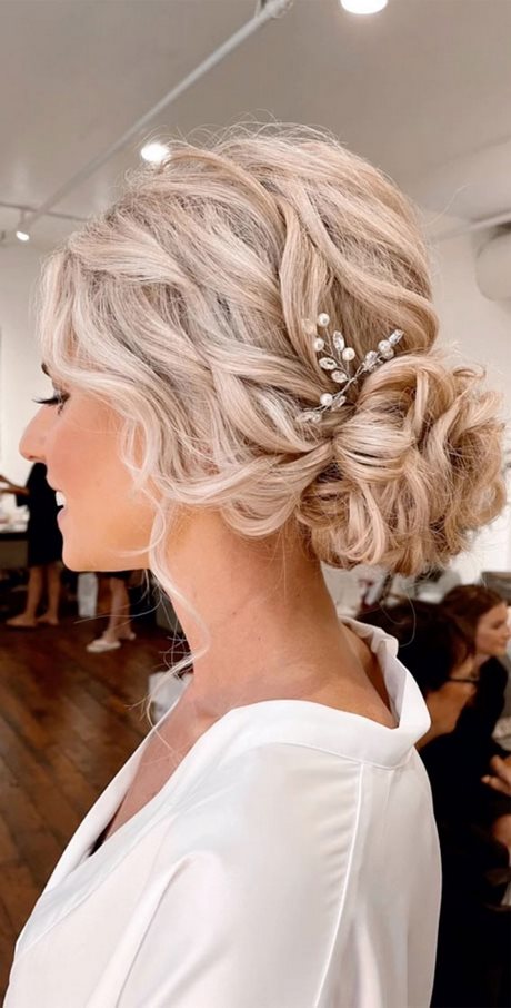 Wedding hairstyle for short hair 2023 wedding-hairstyle-for-short-hair-2023-82_3