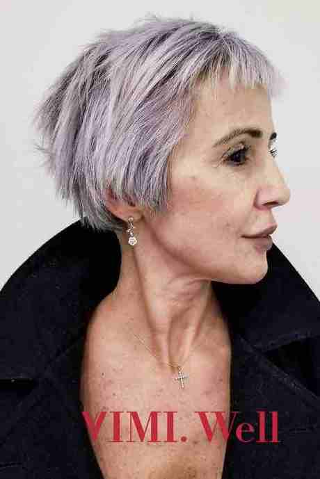 2022 short hairstyles for women over 40 2022-short-hairstyles-for-women-over-40-77_9
