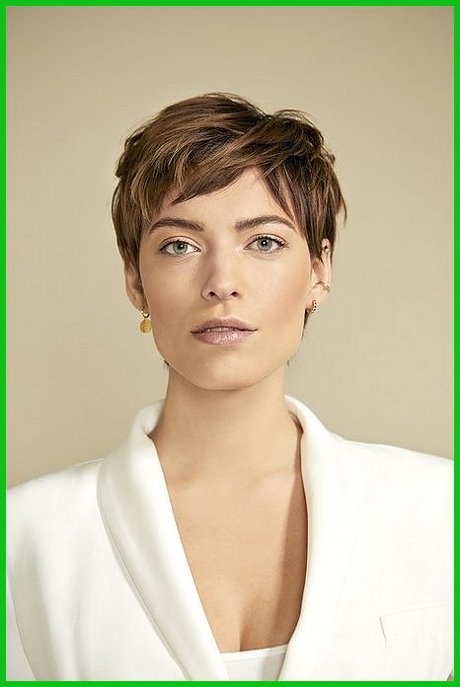 2022 short hairstyles for women over 50 2022-short-hairstyles-for-women-over-50-23