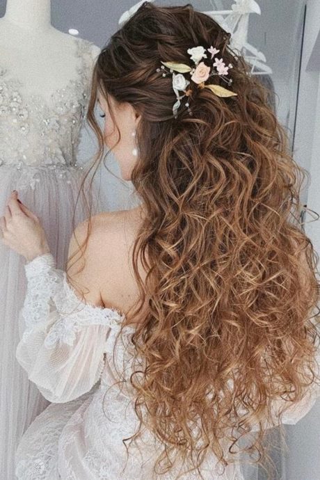 Beautiful prom hairstyles 2022 beautiful-prom-hairstyles-2022-99_4