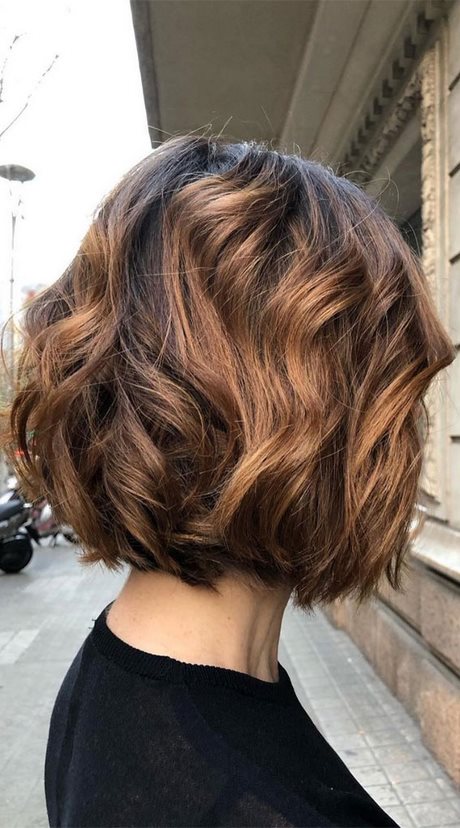 Bobs hairstyles 2022 bobs-hairstyles-2022-99_11