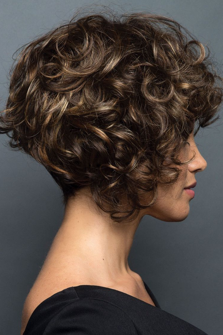 Cute short curly hairstyles 2022