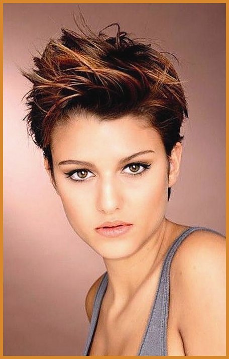 Fashionable short hairstyles for women 2022