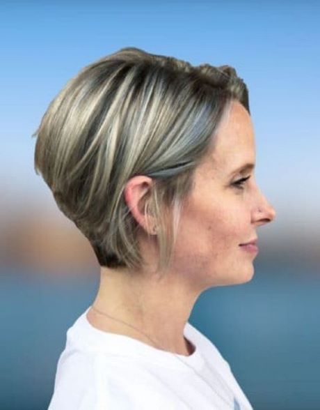 Latest short hairstyle for women 2022 latest-short-hairstyle-for-women-2022-54_17