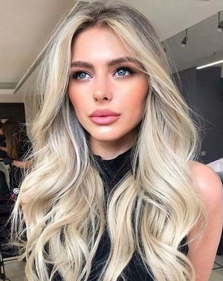 Long hairstyles for women 2022