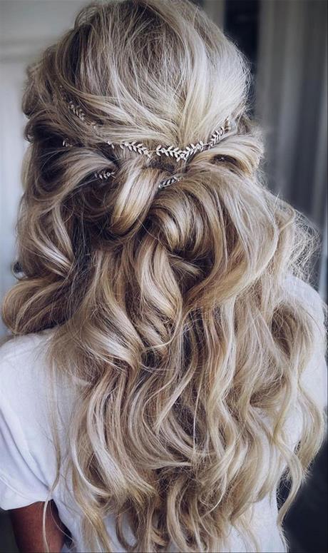 Prom hairstyles for 2022 prom-hairstyles-for-2022-70_3
