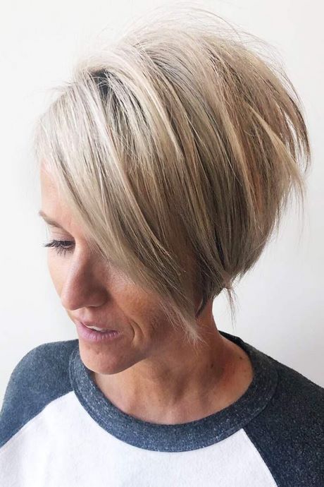 Short hairstyles for women over 50 2022 short-hairstyles-for-women-over-50-2022-43_14