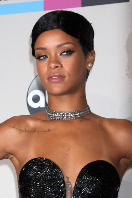 Rihanna short hairstyles 2016