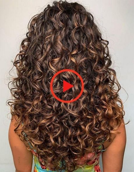 Curly hairstyles for long hair 2020 curly-hairstyles-for-long-hair-2020-03_3