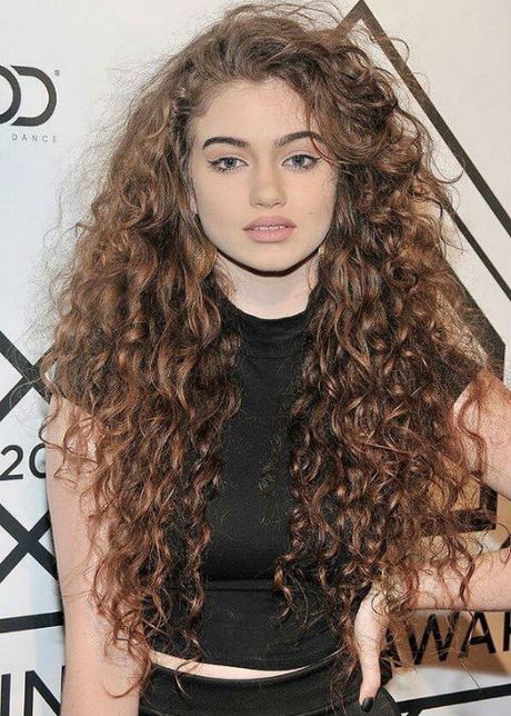 Curly hairstyles for long hair 2020 curly-hairstyles-for-long-hair-2020-03_5