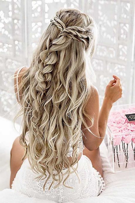 Cute prom hairstyles for long hair 2020