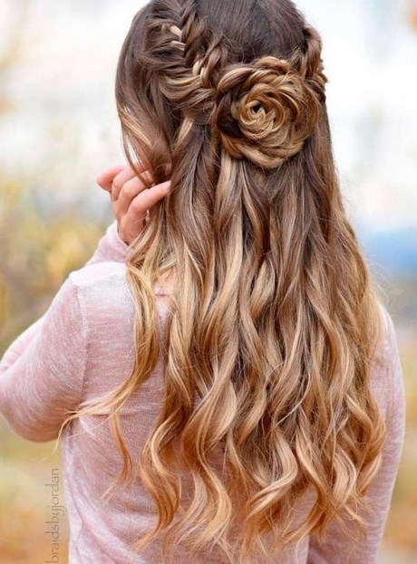Cute prom hairstyles for long hair 2020 cute-prom-hairstyles-for-long-hair-2020-37_11
