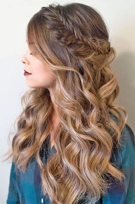 Cute prom hairstyles for long hair 2020 cute-prom-hairstyles-for-long-hair-2020-37_8