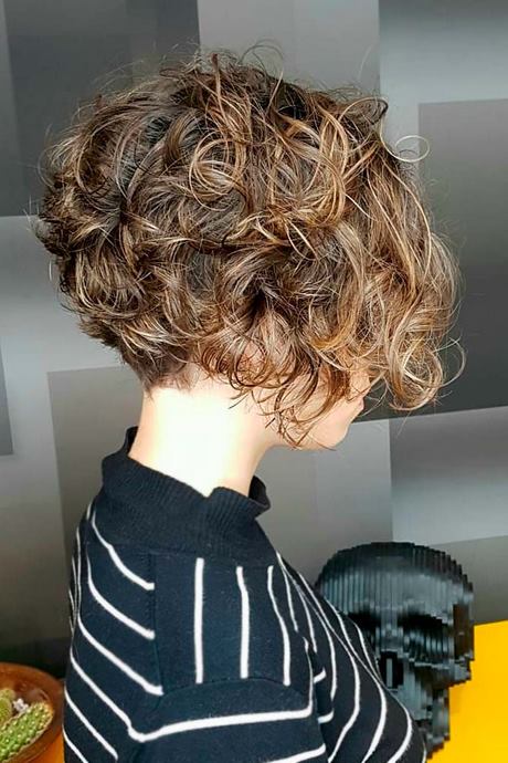 Cute short curly haircuts 2020 cute-short-curly-haircuts-2020-89_15